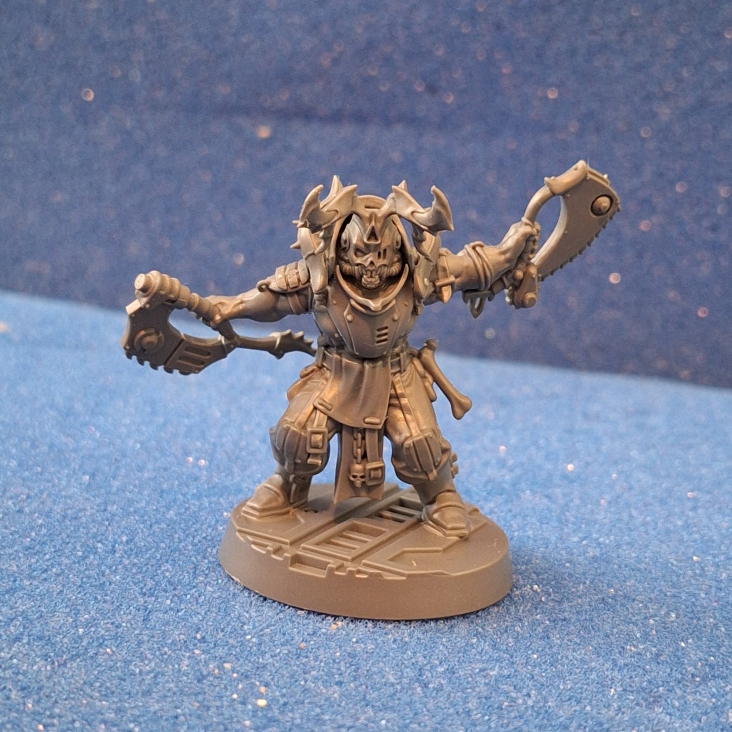 Necromunda Corpse Grinder Ganger with Chain Cleavers